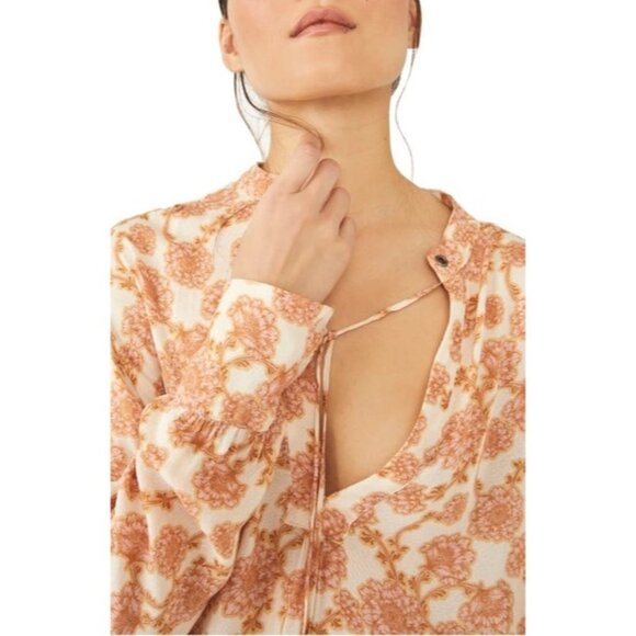 FREE PEOPLE Mia Tunic Top Sz M Pink Beige Floral VNeck Tie Front Viscose Woven - Picture 5 of 16